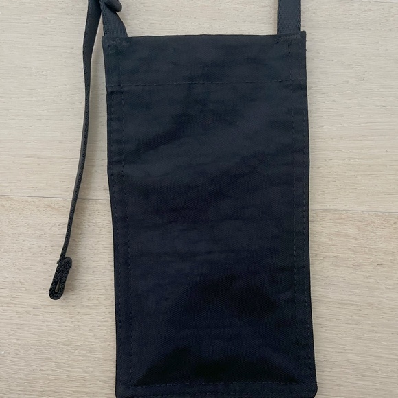 Baggu Phone Sling Bag (no longer made) - Picture 3 of 3